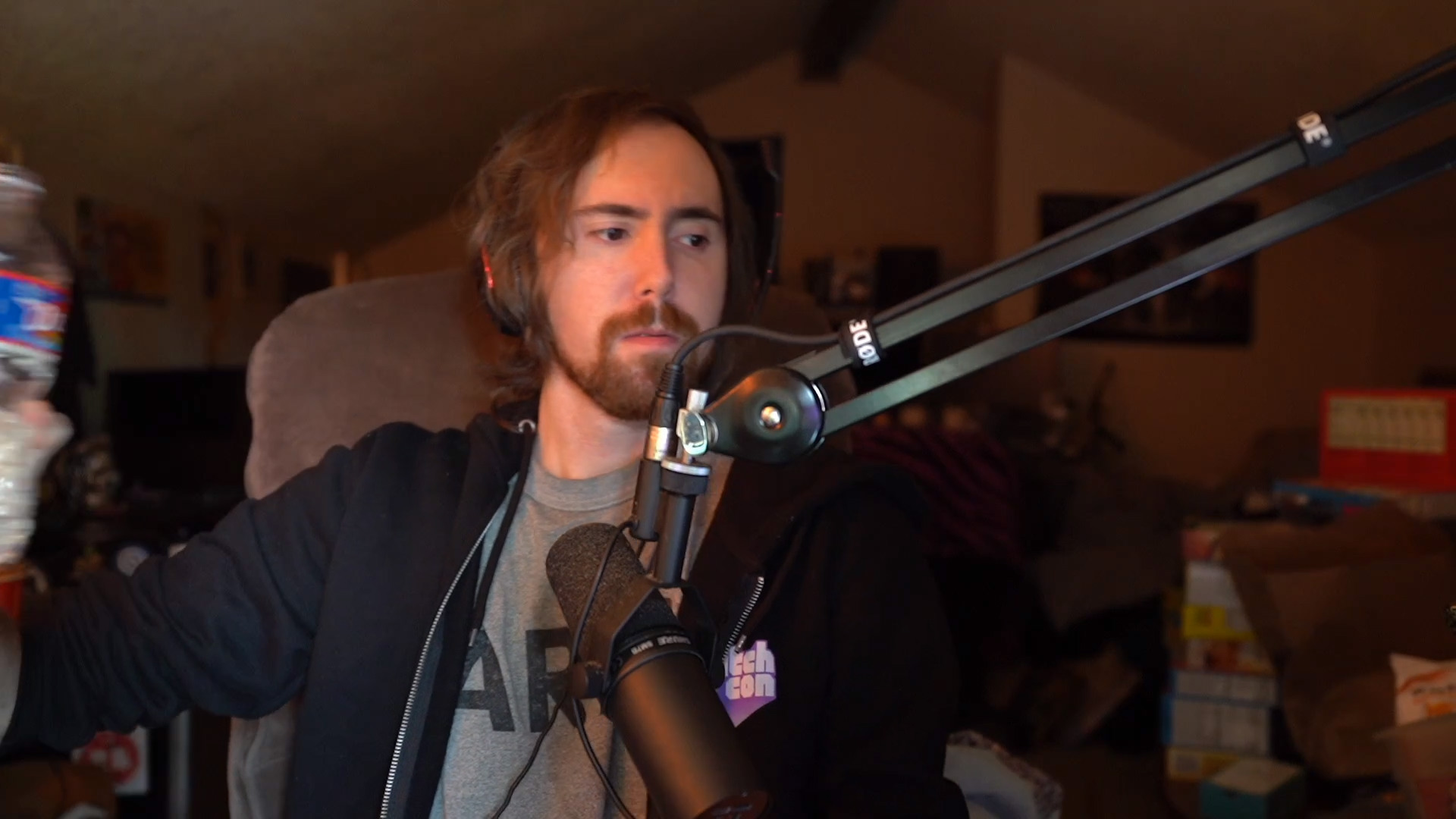 Asmongold's Hair Before/After Washing - Imgsli